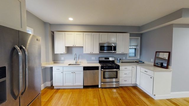 722 Saratoga St 3, Boston, MA 02128