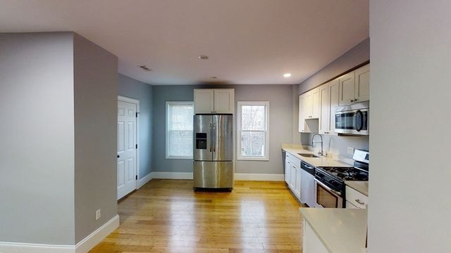 722 Saratoga St 3, Boston, MA 02128