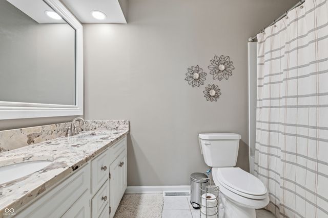 10716 W Lakeshore Drive, Carmel, IN 46033