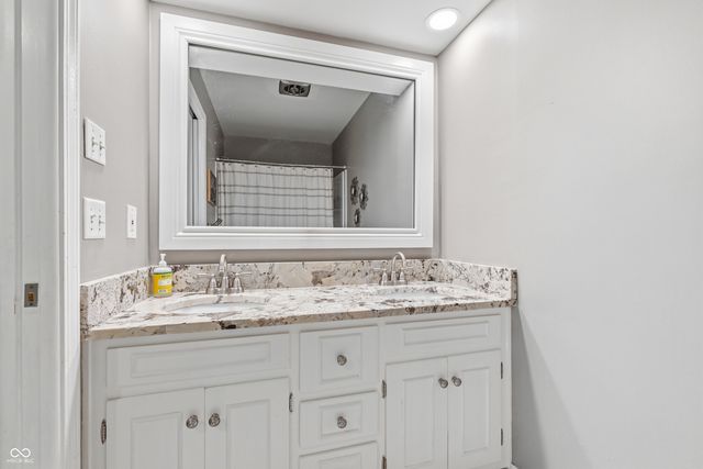 10716 W Lakeshore Drive, Carmel, IN 46033