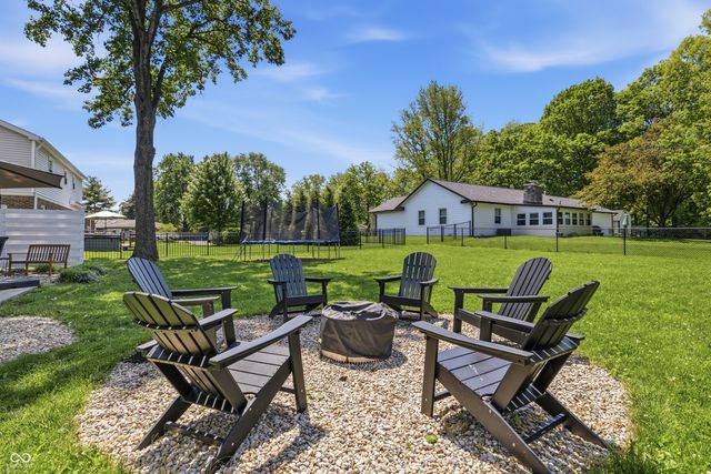 10716 W Lakeshore Drive, Carmel, IN 46033