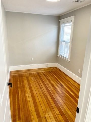 1 Ropes St. 2, Salem, MA 01970