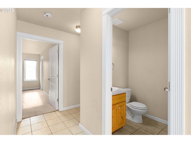 4467 MELODY Ln, Roseburg, OR 97471