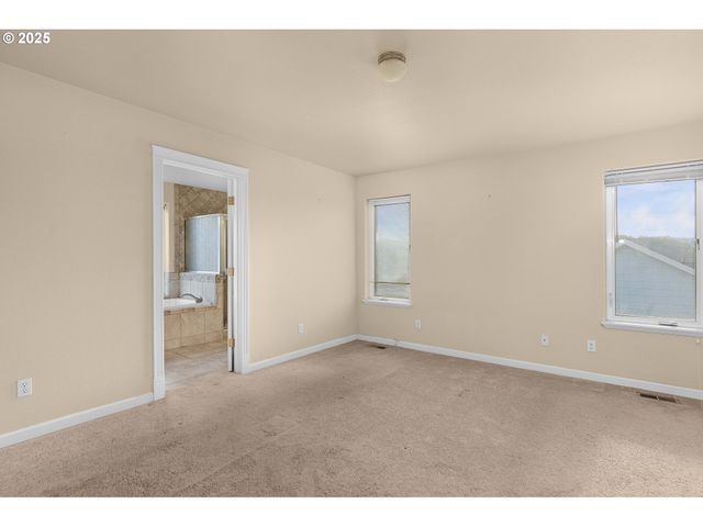 4467 MELODY Ln, Roseburg, OR 97471