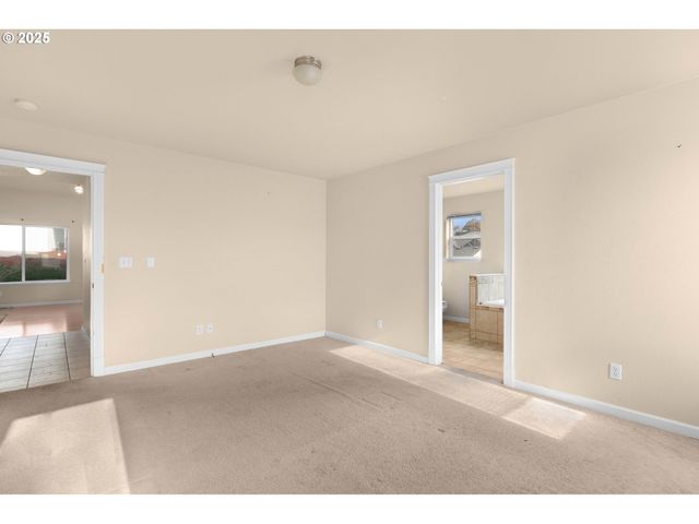 4467 MELODY Ln, Roseburg, OR 97471