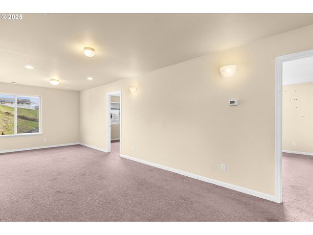 4467 MELODY Ln, Roseburg, OR 97471