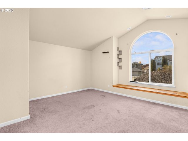 4467 MELODY Ln, Roseburg, OR 97471