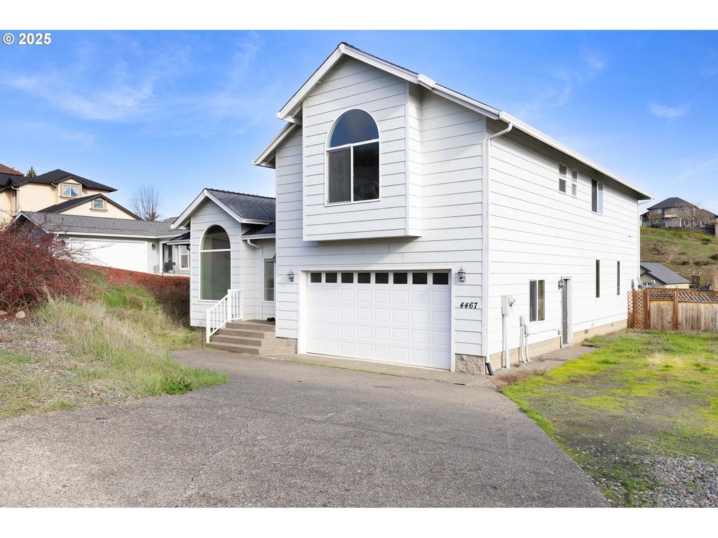 4467 MELODY Ln, Roseburg, OR 97471