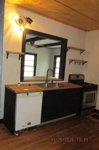 231 E 16th Street, Holland City, MI 49423