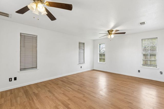 2326 28th Avenue N, Texas City, TX 77590