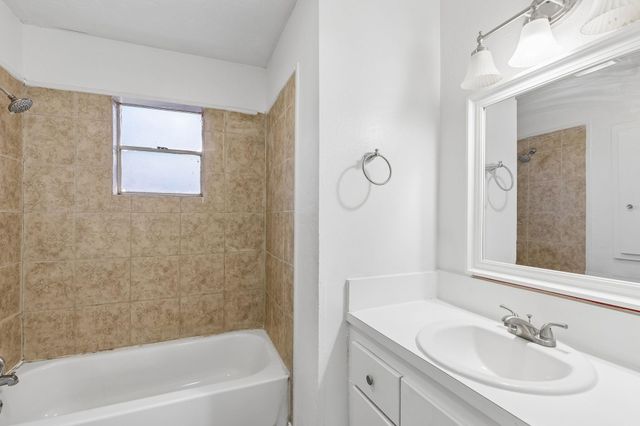 2326 28th Avenue N, Texas City, TX 77590