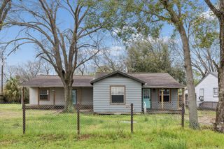 2326 28th Avenue N, Texas City, TX 77590