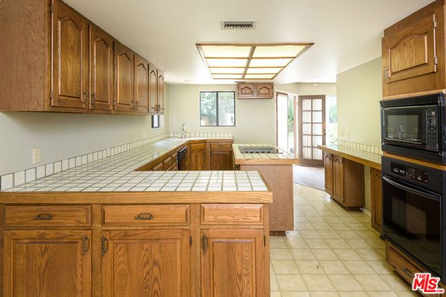 2624 30TH Street, Santa Monica, CA 90405