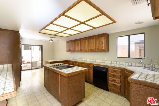 2624 30TH Street, Santa Monica, CA 90405