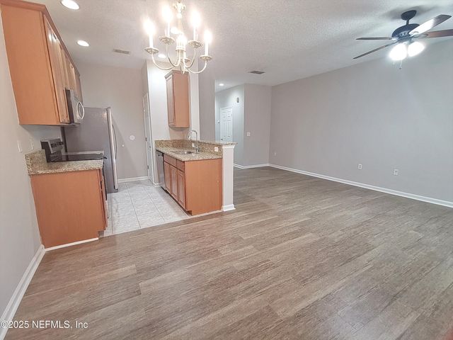 1517 LANDAU Road, Jacksonville, FL 32225