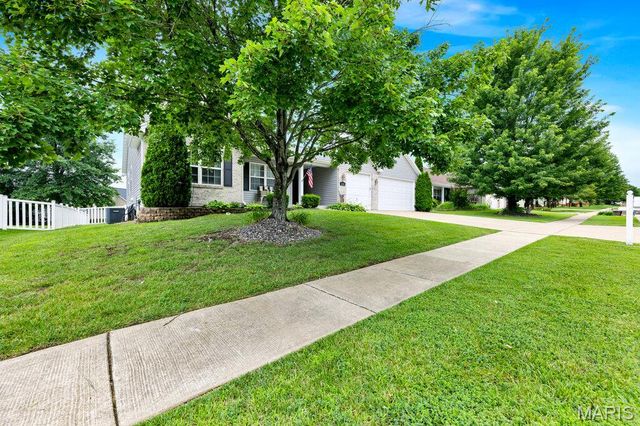 228 Highland Meadows Drive, Wentzville, MO 63385