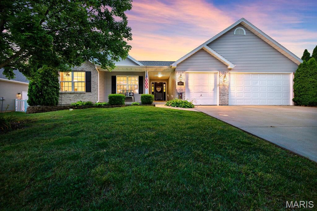 228 Highland Meadows Drive, Wentzville, MO 63385
