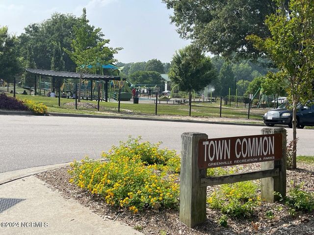 156 Seashore Street, Grimesland, NC 27837