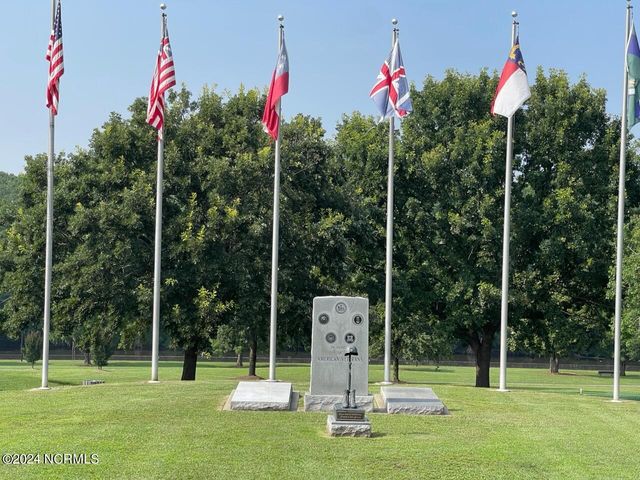 156 Seashore Street, Grimesland, NC 27837