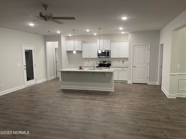 156 Seashore Street, Grimesland, NC 27837