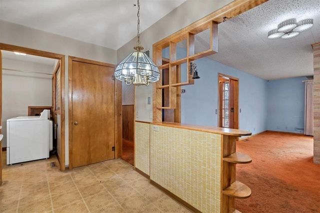 1104 W 27th Street S, Independence, MO 64052