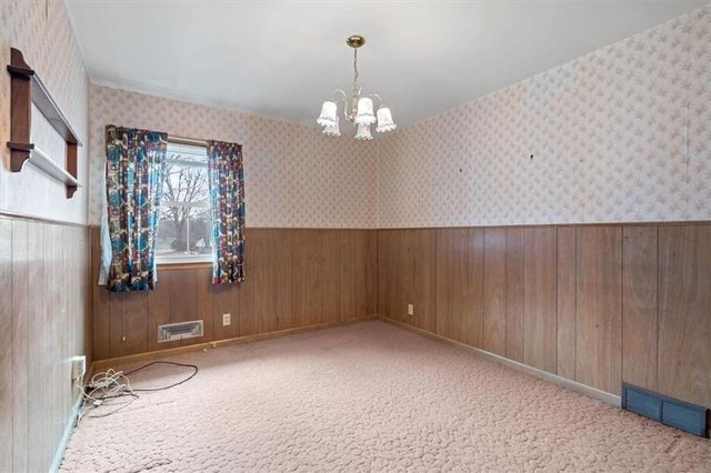 1104 W 27th Street S, Independence, MO 64052