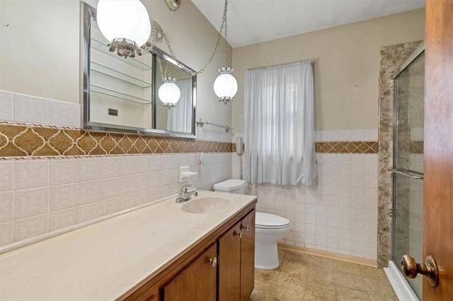 1104 W 27th Street S, Independence, MO 64052