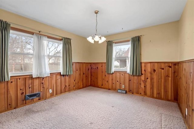 1104 W 27th Street S, Independence, MO 64052