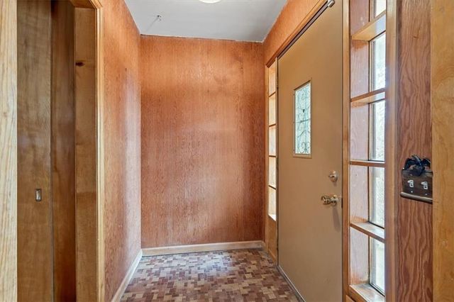 1104 W 27th Street S, Independence, MO 64052