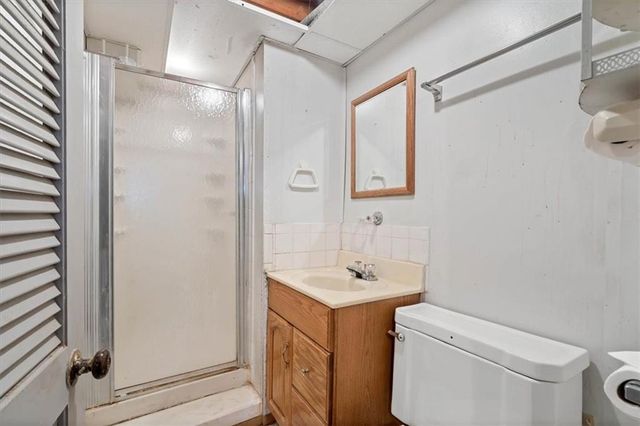 1104 W 27th Street S, Independence, MO 64052