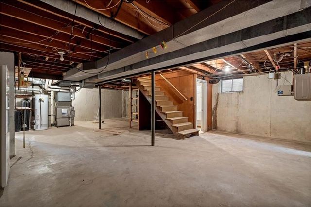 1104 W 27th Street S, Independence, MO 64052