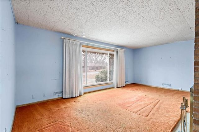 1104 W 27th Street S, Independence, MO 64052