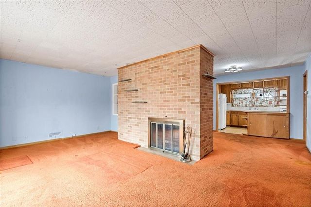 1104 W 27th Street S, Independence, MO 64052