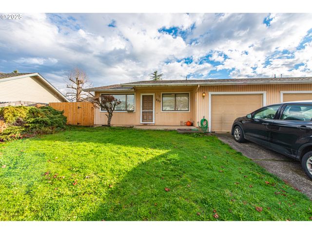 353 71ST St, Springfield, OR 97478