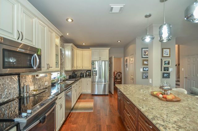 12306 S Shadow Cove Dr, Houston, TX 77082