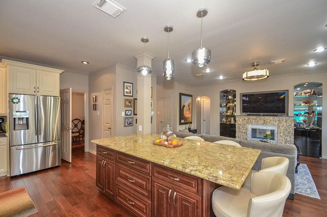 12306 S Shadow Cove Dr, Houston, TX 77082