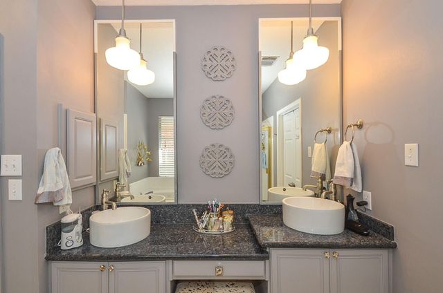 12306 S Shadow Cove Dr, Houston, TX 77082