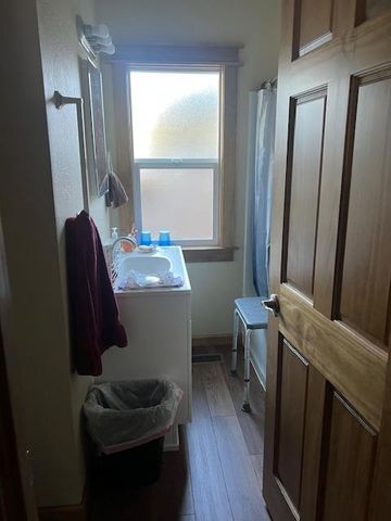 25 S Sacramento St, Ione, CA 95640