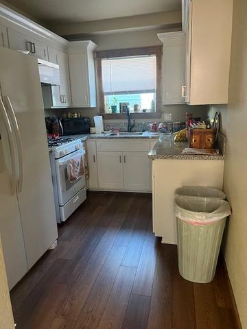 25 S Sacramento St, Ione, CA 95640