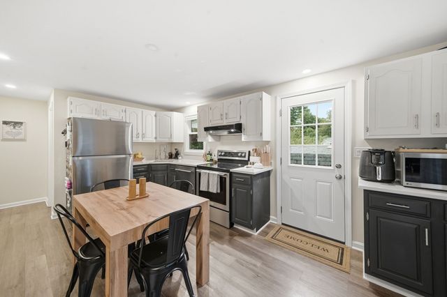 10 Chestnut Rd B, Groton, MA 01450