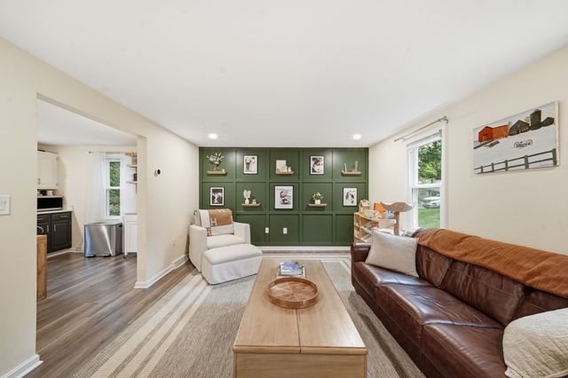 10 Chestnut Rd B, Groton, MA 01450