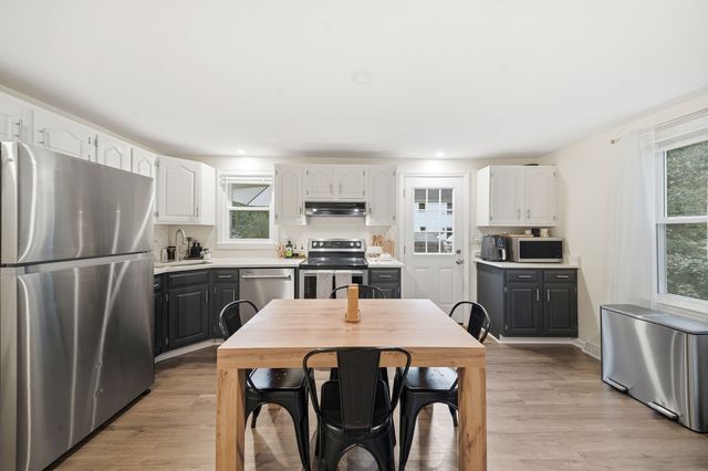 10 Chestnut Rd B, Groton, MA 01450