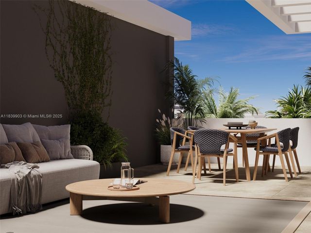 1709 Jefferson Ave TH-08, Miami Beach, FL 33139