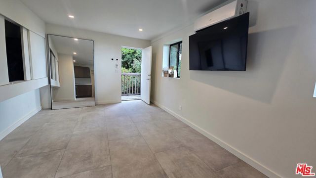 8718 St Ives Drive, West Hollywood, CA 90069