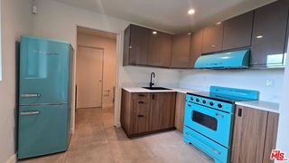 8718 St Ives Drive, West Hollywood, CA 90069