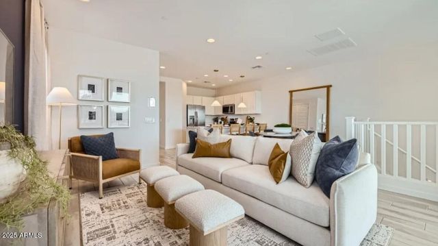 8149 E PETUNIA Avenue 1066, Mesa, AZ 85212