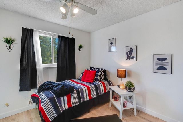 1229 Fall Creek Way, Sacramento, CA 95833