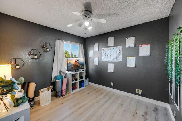 1229 Fall Creek Way, Sacramento, CA 95833