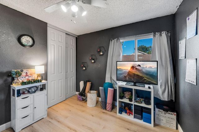 1229 Fall Creek Way, Sacramento, CA 95833