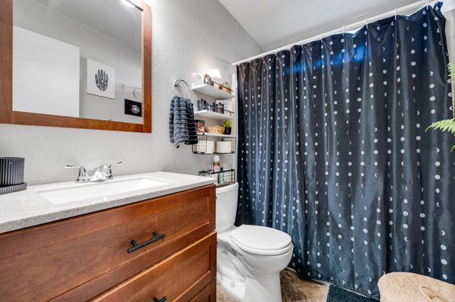 1229 Fall Creek Way, Sacramento, CA 95833